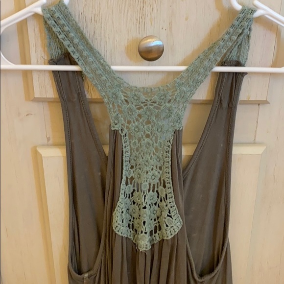 Ladies top - Picture 2 of 3